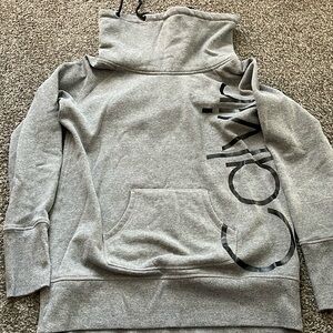 Women fleece pull over, worn once